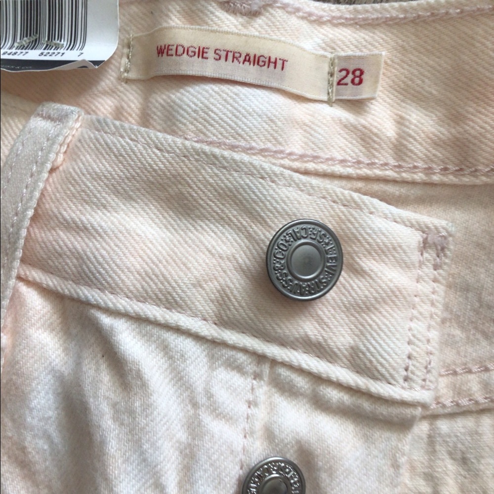 Levi’s Wedgie Hi Rise Straight Cropped🎀🎀 - Picture 11 of 13